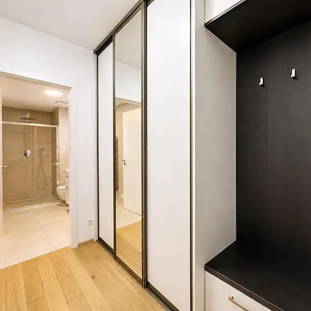 Lovely Apartment, Free Parking 1,55 Hight Apartament Praga