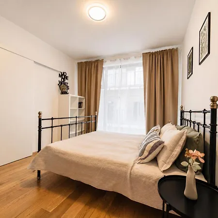 Lovely Apartment, Free Parking 1,55 Hight 아파트 프라하