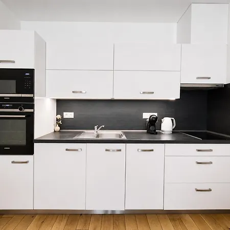 Lovely Apartment, Free Parking 1,55 Hight * 프라하