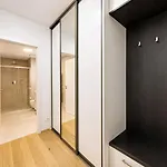 Lovely Apartment, Free Parking 1,55 Hight شقة براغ