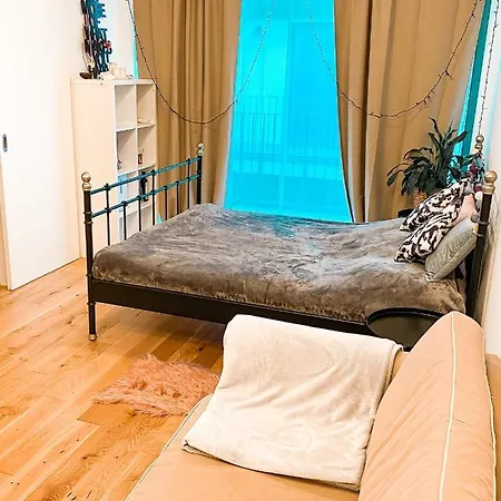 Apartment Lovely Apartment, Free Parking 1,55 Hight *
