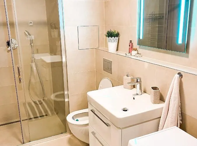 Lovely Apartment, Free Parking 1,55 Hight Daire Prag