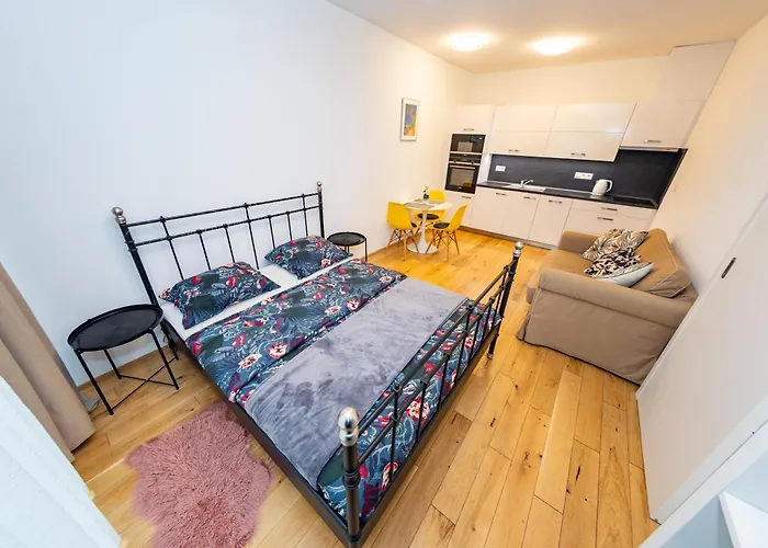 Daire Lovely Apartment, Free Parking 1,55 Hight Prag