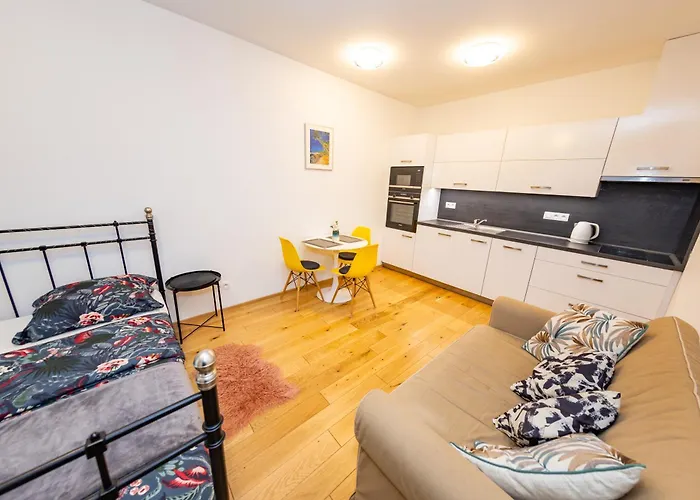 Daire Lovely Apartment, Free Parking 1,55 Hight Prag
