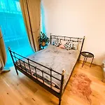 Lovely Apartment, Free Parking 1,55 Hight Lägenhet Prag