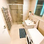 Lägenhet Lovely Apartment, Free Parking 1,55 Hight *